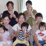 お子様連れでも、子連れでなくても、ワイワイ楽しくレッスンを受けていただけます♪